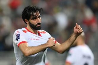 محمد صالح يحتفل بتأهل فلسطين لكأس العرب وسط ظروف الحرب في غزة