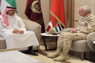 رئيس هيئة الأركان المشتركة يلتقي السفير القطري في عمّان