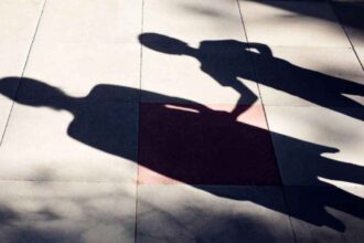 سقوط جدة وحفيدها من مبنى قيد الإنشاء يودي بحياتهما