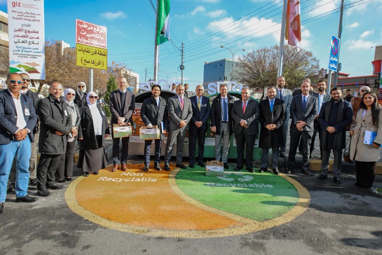 صورة حول : بالصور .. امانة عمّان تطلق مشروع إدارة النفايات الصلبة في سوق السلطان بالصور .. امانة عمّان تطلق مشروع إدارة النفايات الصلبة في سوق السلطان