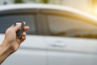 غوغل تعزز استخدام الهاتف كمفتاح سيارة
