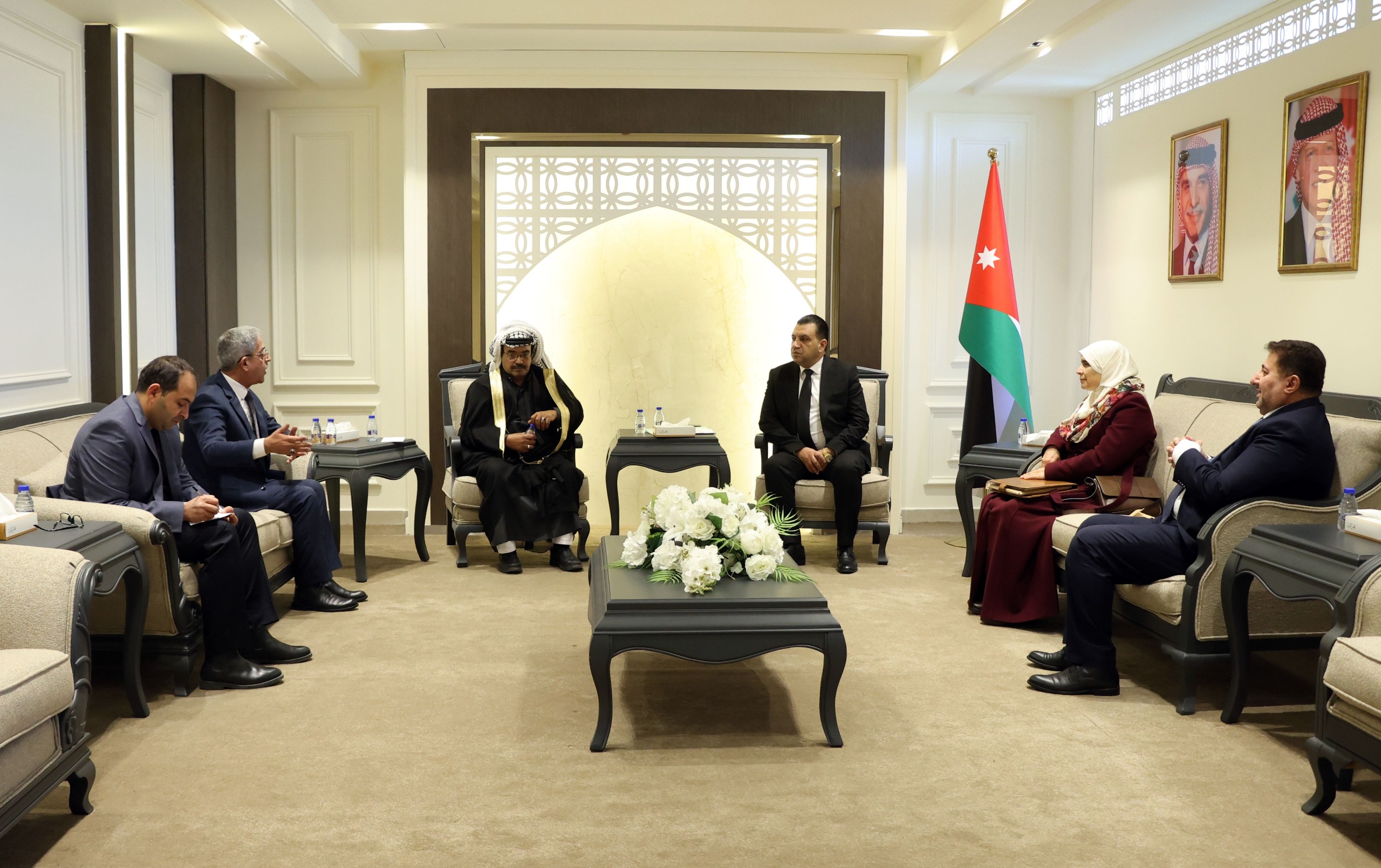 السعود يلتقي رئيس التجمعات البدوية في القدس ويؤكد دعم الأردن