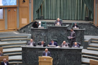 أسماء النواب المتغيبين عن جلسة الموازنة اليوم