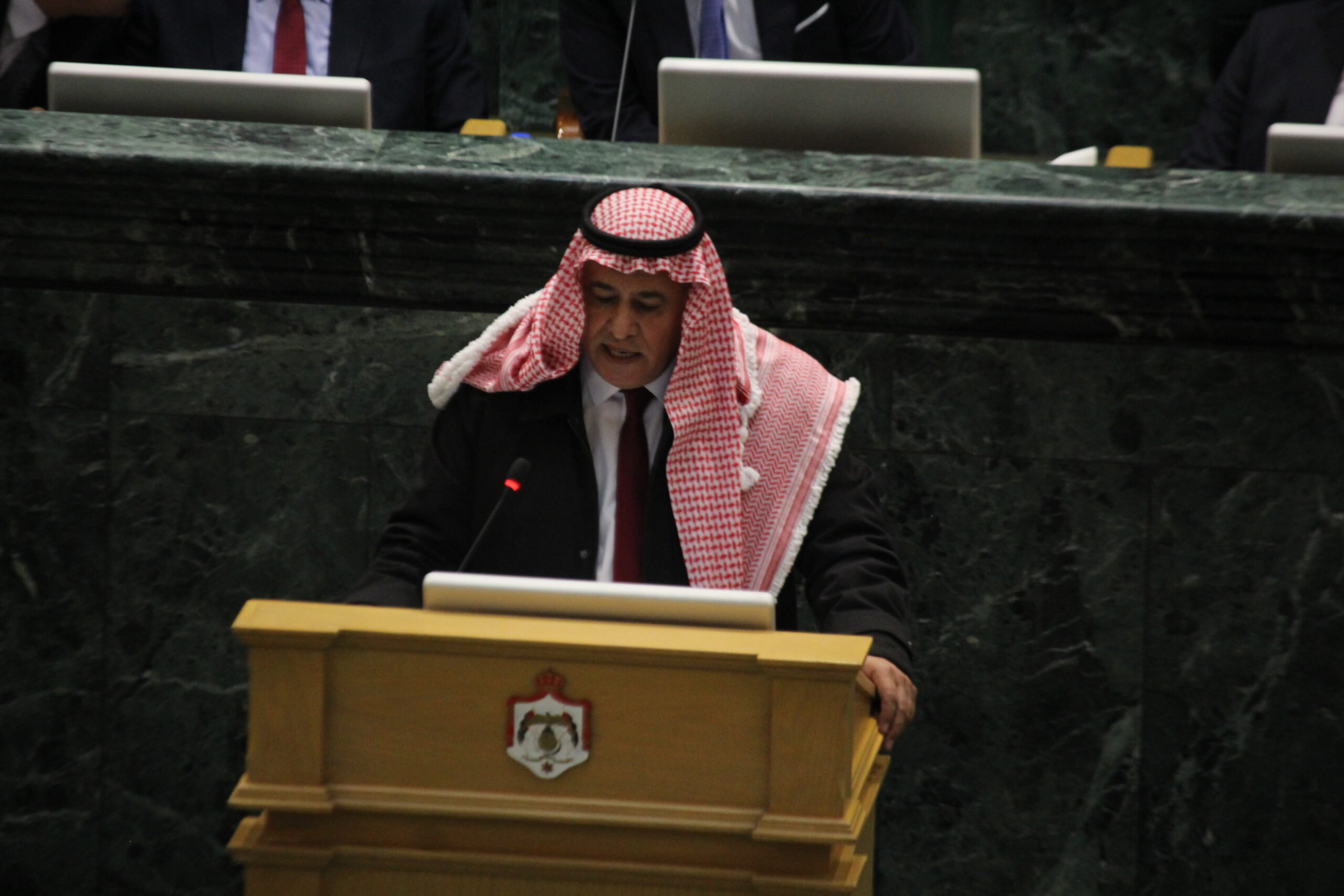 صورة حول : النائب أحمد الهميسات ينتقد موازنة عاجزة وتعيينات غير مبررة النائب أحمد الهميسات ينتقد موازنة عاجزة وتعيينات غير مبررة