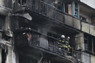 زيلينسكي يلتقي ماكرون الاثنين وترامب متفائل