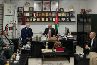 محافظ الطفيلة يلتقي رئيس وأعضاء غرفة التجارة