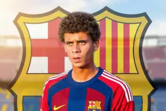 لاعب الأهلي المصري يقترب من برشلونة