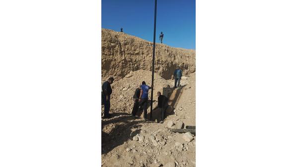 صورة حول : المياه تنفذ حملة أمنية لردم 11 بئرا مخالفا المياه تنفذ حملة أمنية لردم 11 بئرا مخالفا