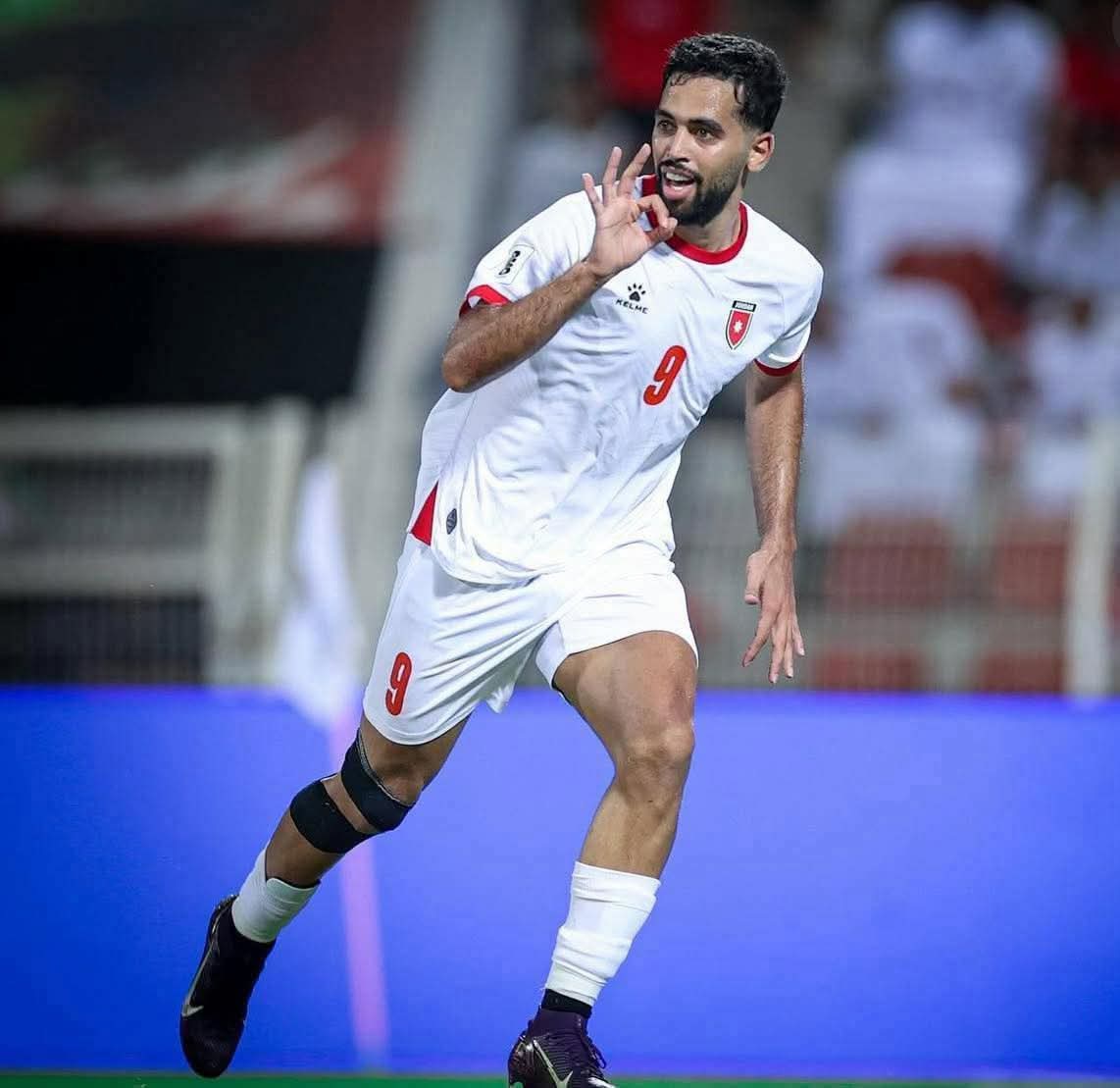 هدف مبكر وبطاقة حمراء… الأردن يسيطر على الشوط الأول أمام الإمارات