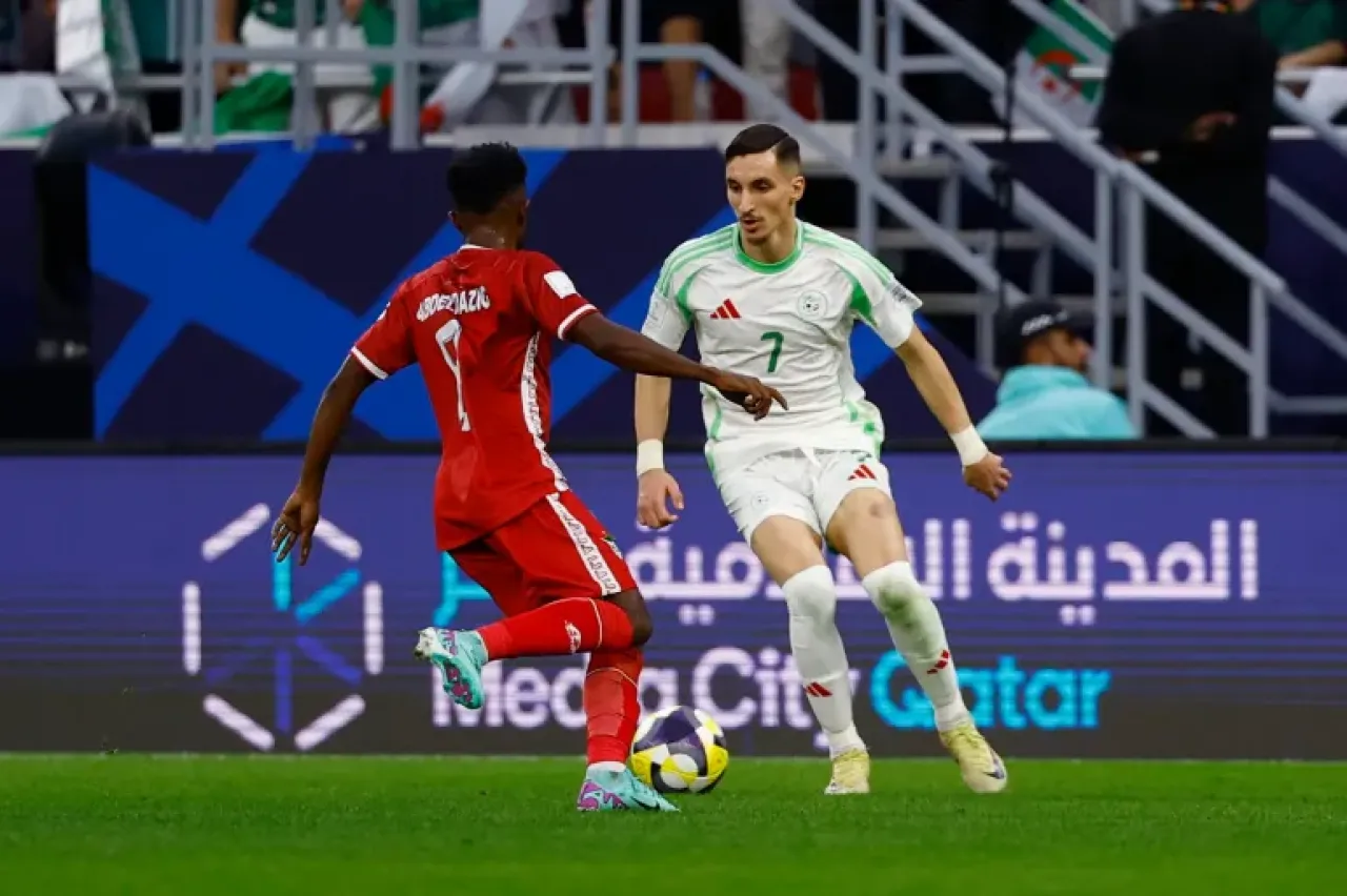 التعادل يخيم على مباراة الجزائر والسودان بكأس العرب