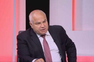 العمل تحذر من استغلال العمالة الهاربة: شبهات الاتجار بالبشر تثير القلق