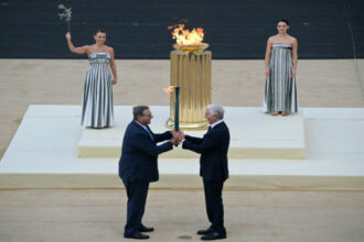 شعلة أولمبياد ميلانو-كورتينا الشتوي 2026 تصل إلى روما