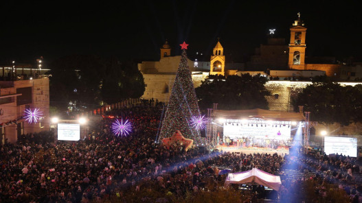 بيت لحم تضيء شجرة الميلاد إيذانًا ببداية موسم الأعياد المجيدة