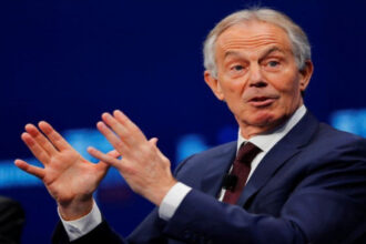 ترامب يتراجع عن ترشيح بلير لـ"مجلس السلام" تحت ضغط عربي وإسلامي