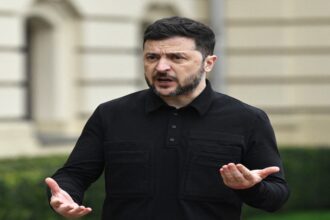 زيلينسكي يتمسّك بالأراضي الأوكرانية ويرفض أي تنازل في مفاوضات السلام