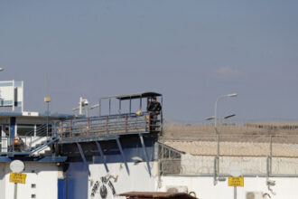 اعتداء وحشي على أسرى مُفرج عنهم قرب القدس