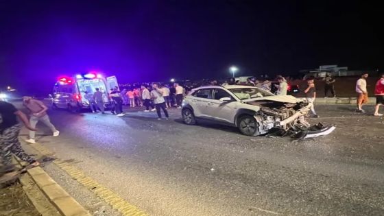 صورة حول : حادثان على طرق المملكة: وفاة إثر دهس وتدهور شاحنة حادثان على طرق المملكة: وفاة إثر دهس وتدهور شاحنة