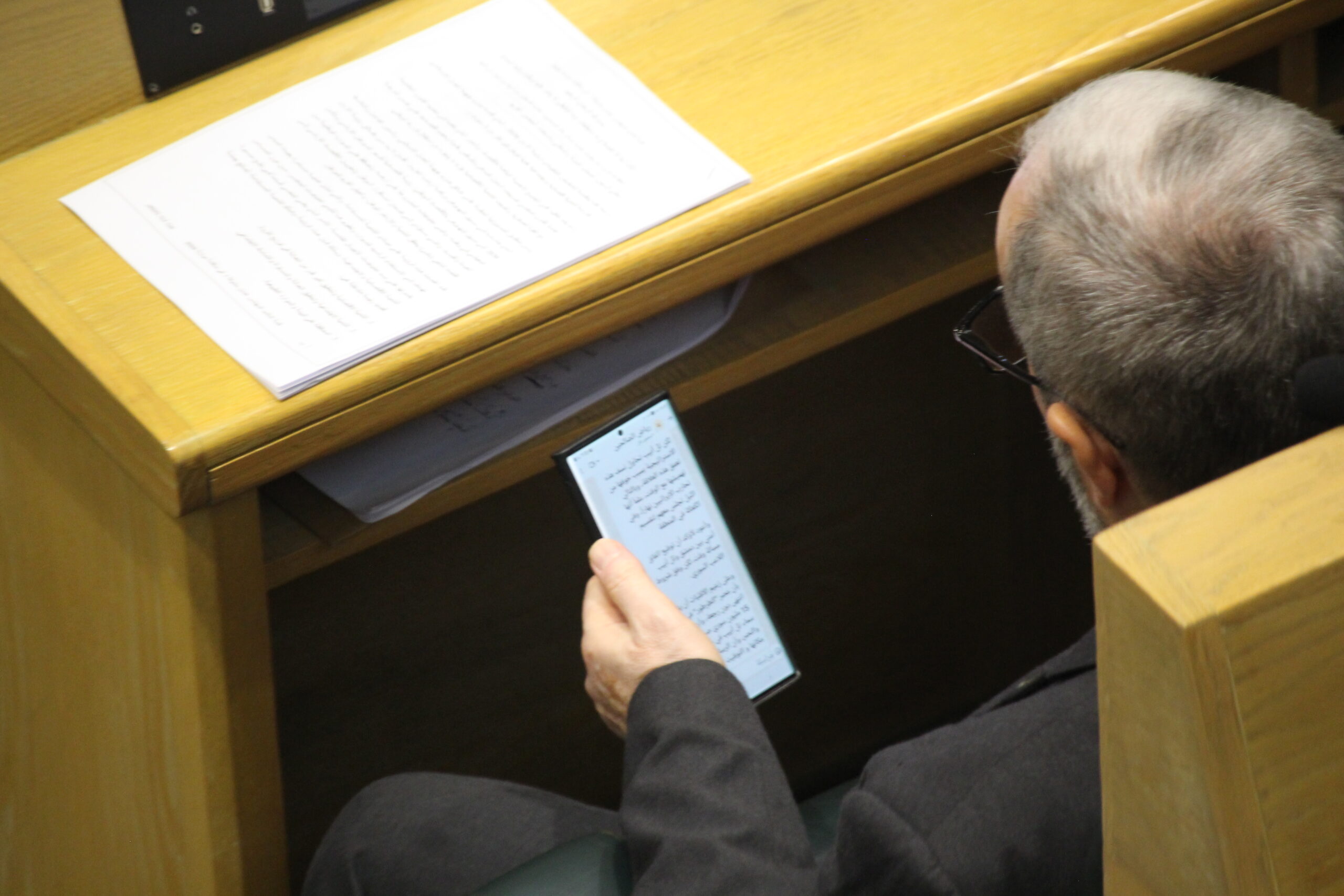 ريلز وأيادي لم ترفع وأخرى بقيت مرفوعة … تفاصيل التصويت على الموازنة ( أسماء)