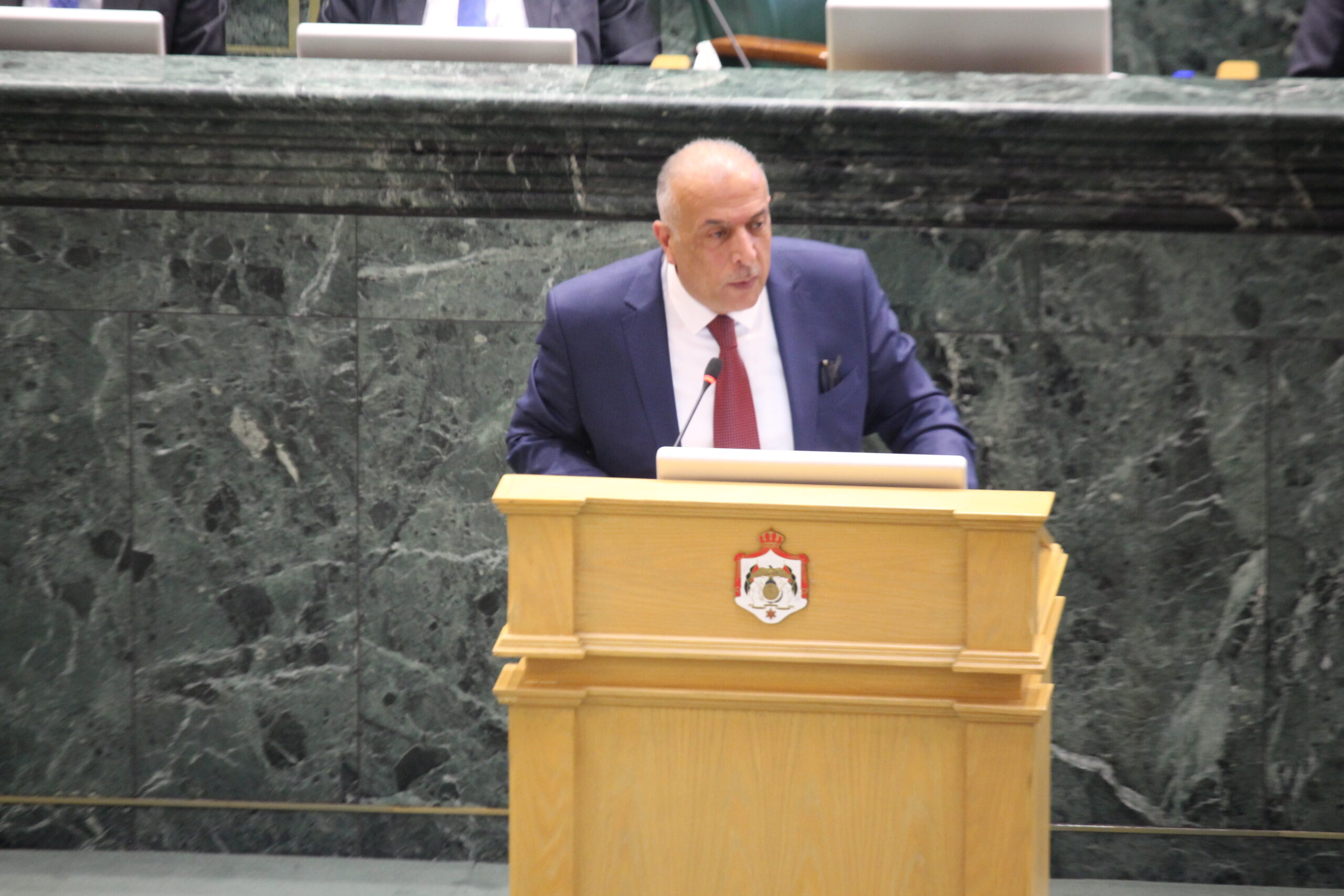 بني ملحم: الي قلبه رهيف يغادر