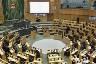 مذكرة نيابية لحجب الثقة بحكومة جعفر حسان