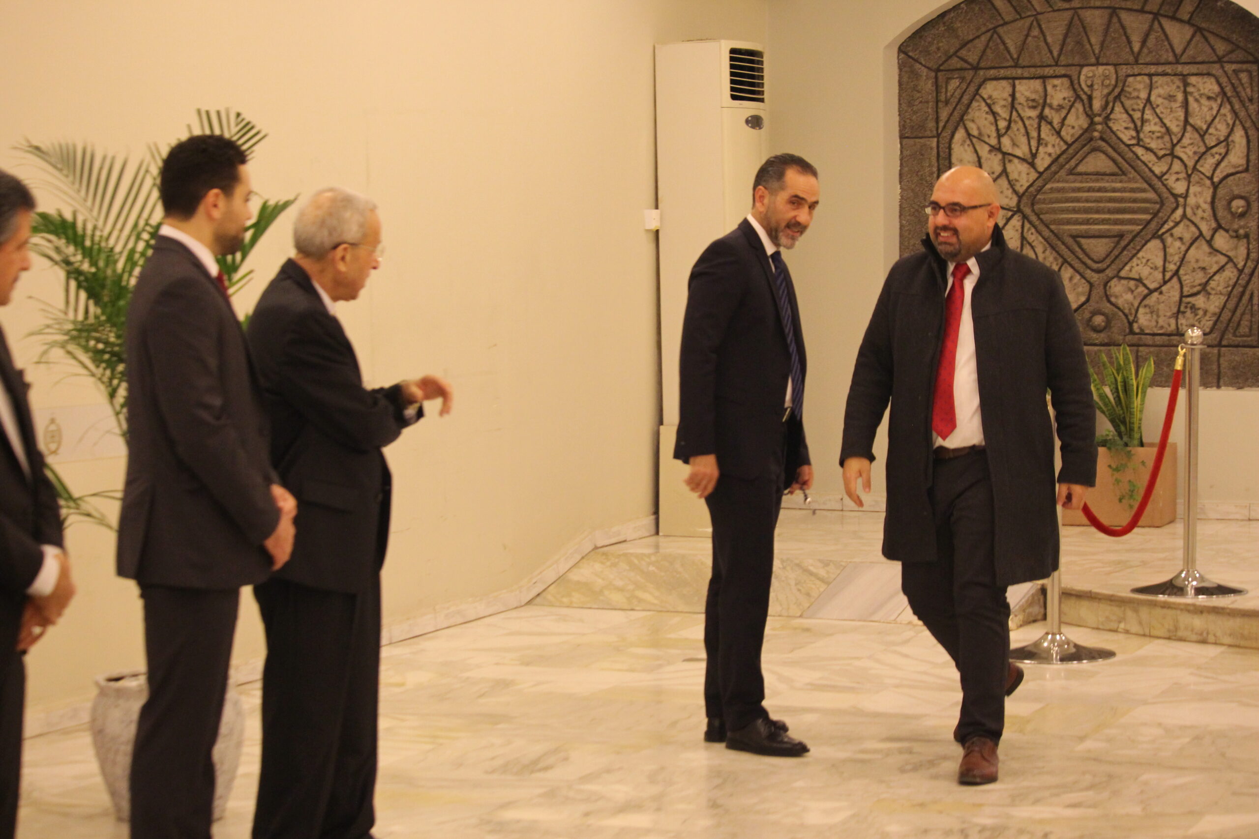 بالفيديو والصور.. العجلوني يُقري بمناسبة زفاف نجله المهندس زيد