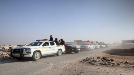 صورة حول : اختراق أمني يهز تدمر: عنصر من الأمن العام وراء الهجوم على وفد عسكري اختراق أمني يهز تدمر: عنصر من الأمن العام وراء الهجوم على وفد عسكري