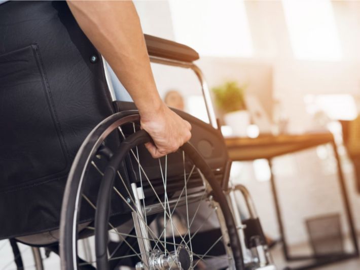 قائمة وطنية غير مسبوقة تكشف أكثر المؤسسات التزامًا بدمج الأشخاص ذوي الإعاقة