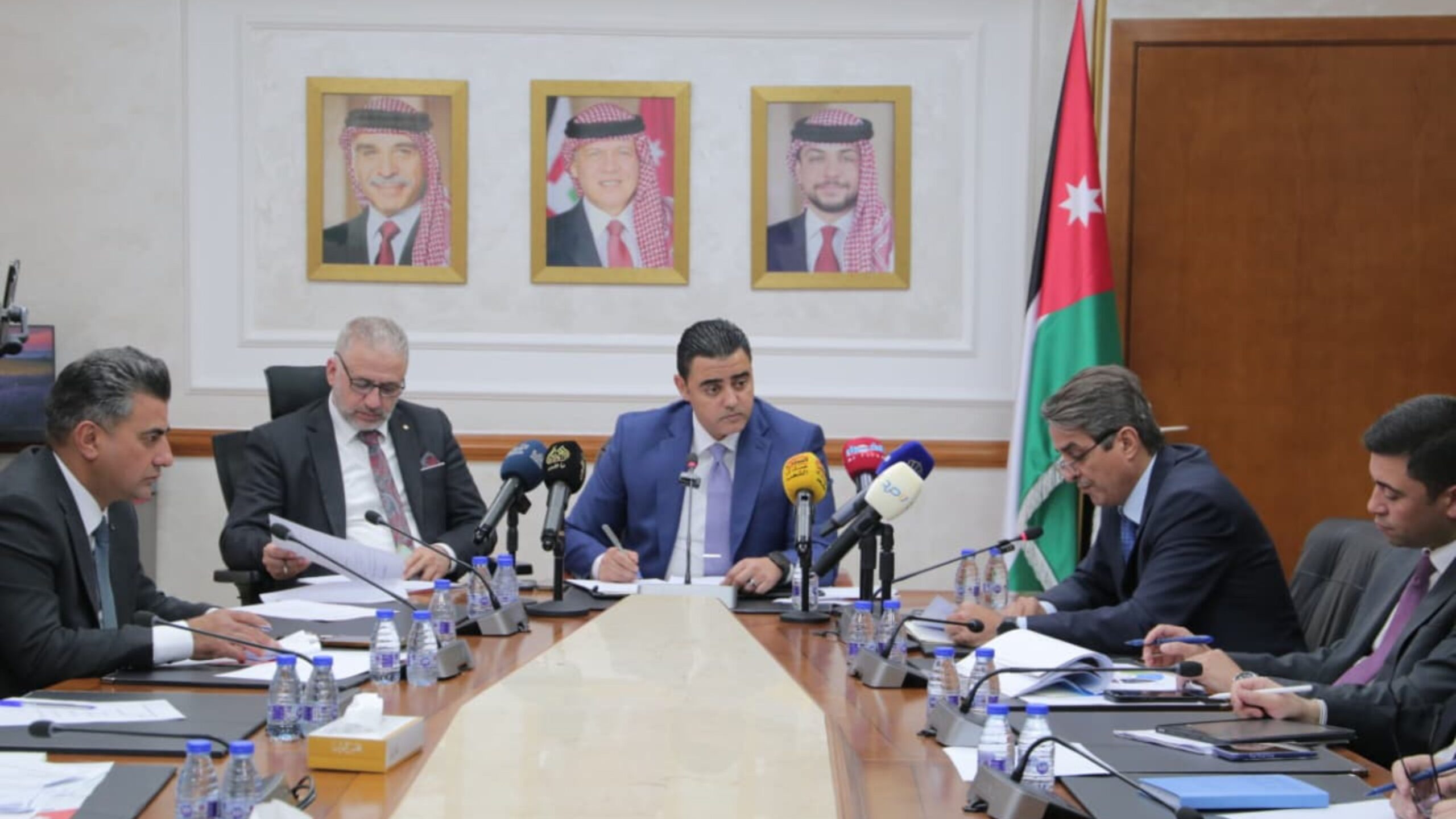 لجنة الشباب والرياضة تبحث مع وزير الشباب تعزيز تمكين الشباب الأردني