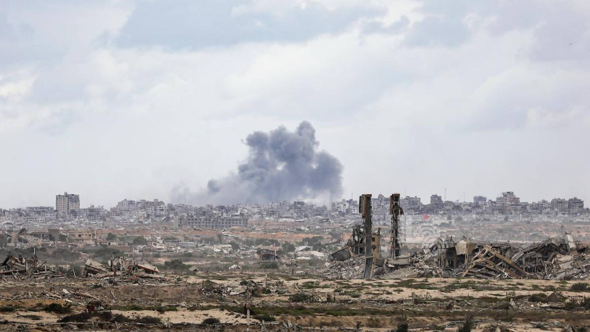 صورة حول : الاحتلال يواصل خرق وقف إطلاق النار بغزة الاحتلال يواصل خرق وقف إطلاق النار بغزة