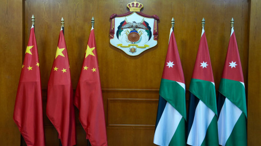 الصفدي يلتقي وزير الخارجية الصيني في عمّان