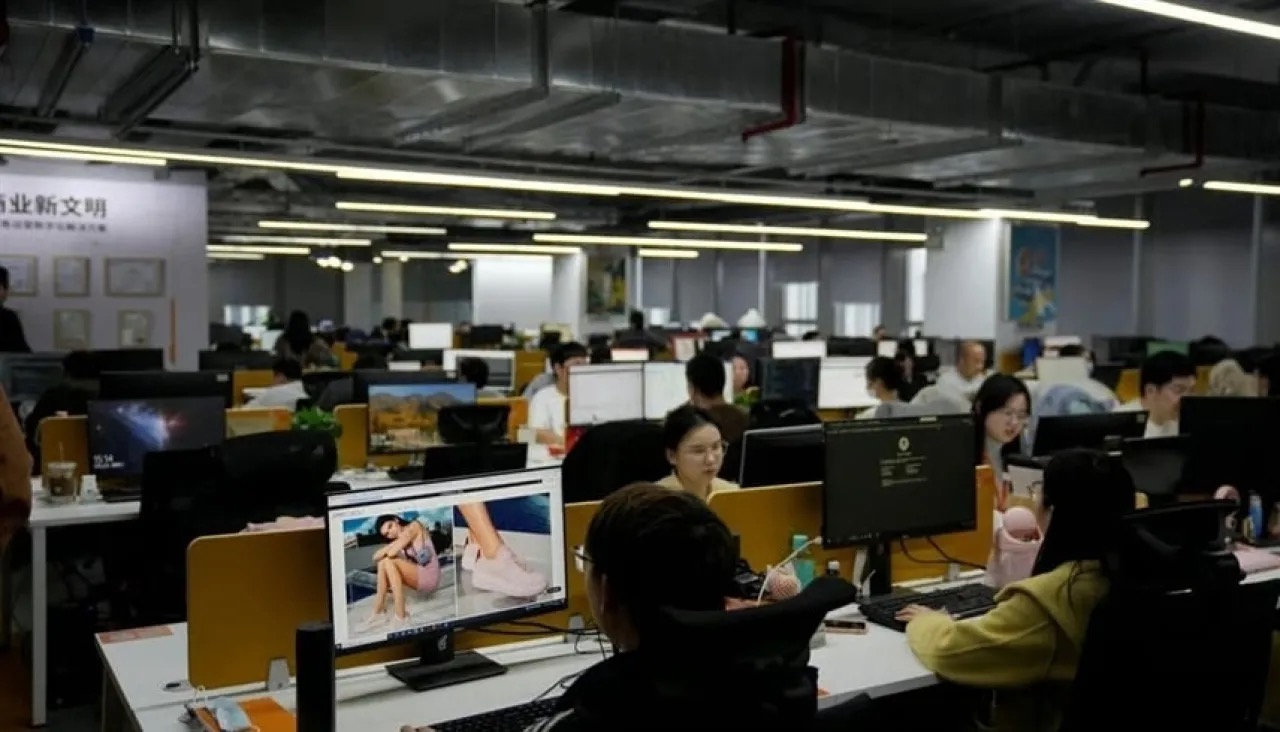 صورة حول : فصل مهندس بسبب ذهابه إلى الحمام فصل مهندس بسبب ذهابه إلى الحمام