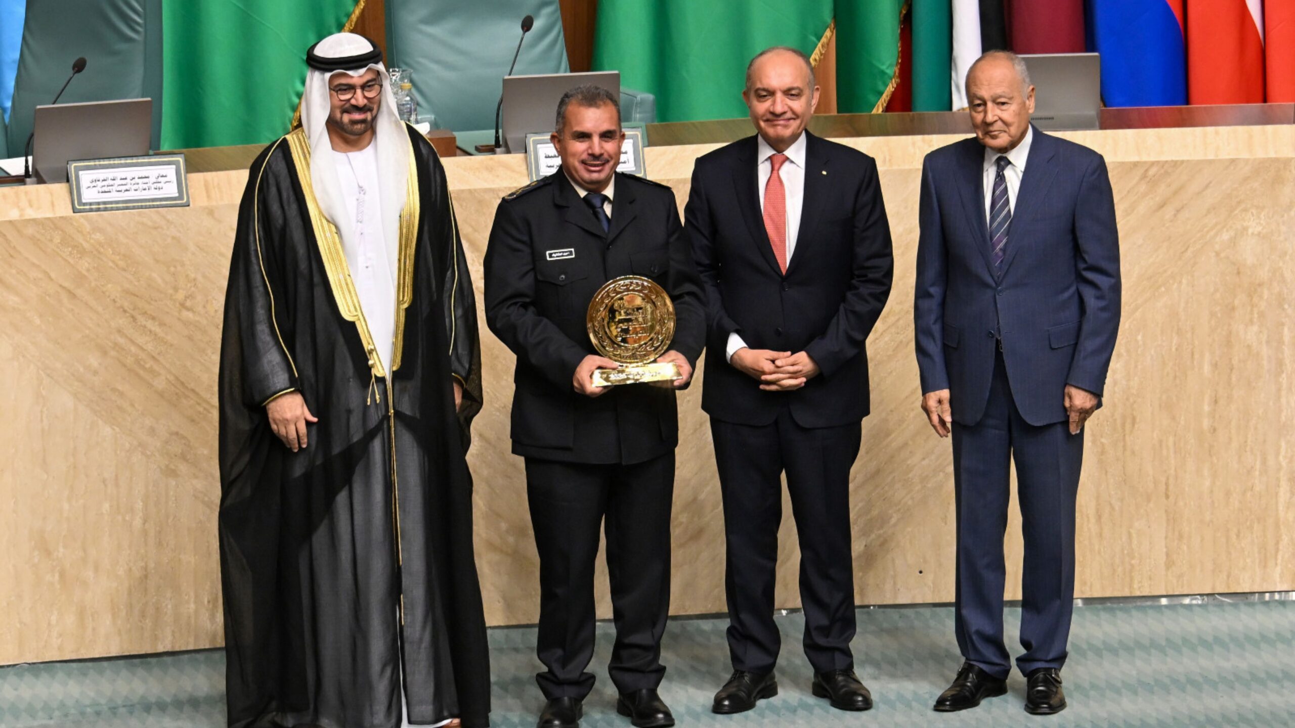 صورة حول : الجمارك الأردنية تفوز بأفضل مؤسسة حكومية عربية الجمارك الأردنية تفوز بأفضل مؤسسة حكومية عربية