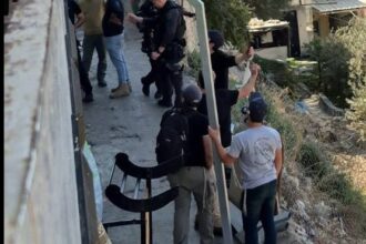 تصعيد إسرائيلي واسع يشمل إخلاءات قسرية واقتحامات للأقصى وهدمًا في الضفة