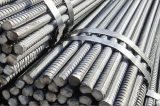 انخفاض أسعار خام الحديد مع تباطؤ الطلب في سوق الصلب