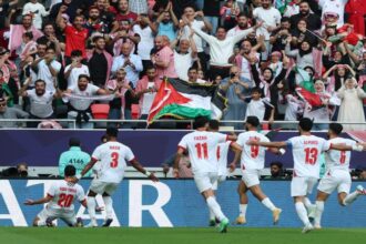 النشامى يتخطون الكويت بثلاثية ويقتربون من التأهل في كأس العرب 2025