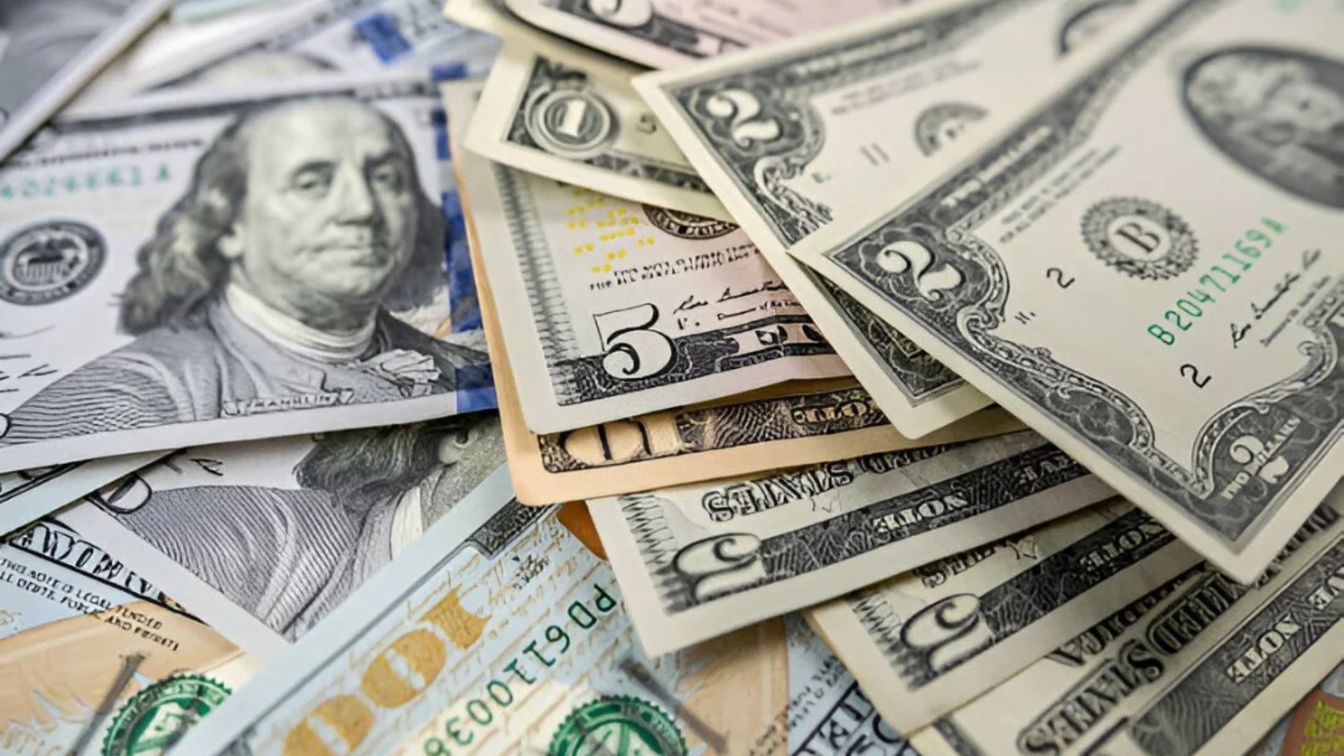 صورة حول : تراجع الدولار قرب أدنى مستوى في شهرين مع ترقب الأسواق لبيانات الوظائف الأميركية تراجع الدولار قرب أدنى مستوى في شهرين مع ترقب الأسواق لبيانات الوظائف الأميركية