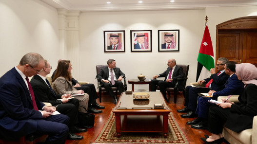 صورة حول : الصفدي يلتقي سفير أمريكا لدى الأمم المتحدة ويبحث التعاون الإقليمي الصفدي يلتقي سفير أمريكا لدى الأمم المتحدة ويبحث التعاون الإقليمي