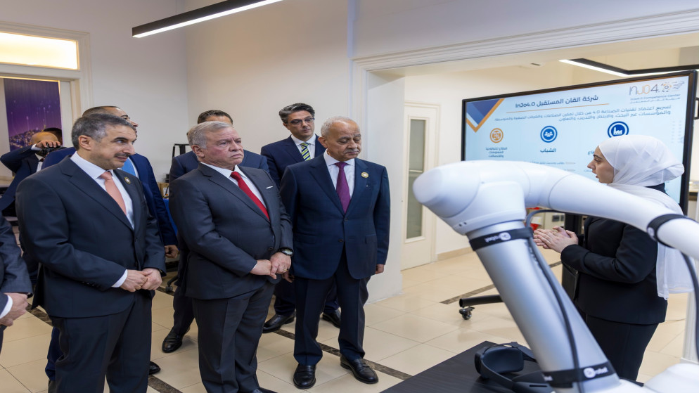 عاجل| الملك يطلع على إنجازات الصناعة الأردنية ويكرم المؤسسات المتميزة (صور)