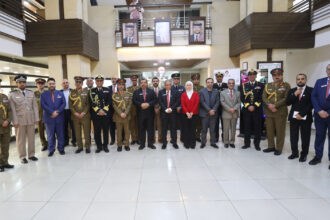 وفد من كلية الدفاع العُمانية يطلع على تجربة الأردن في التحول الرقمي وريادة الأعمال