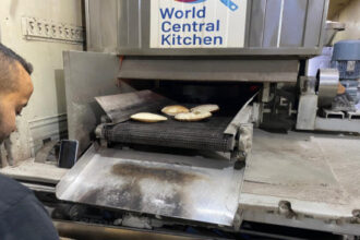 الأردن يدعم غزة بمخابز متنقلة تنتج 140 ألف رغيف خبز يوميًا