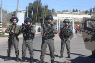 استشهاد شابين في قلقيلية برصاص قوات الاحتلال واحتجاز جثمان أحدهما