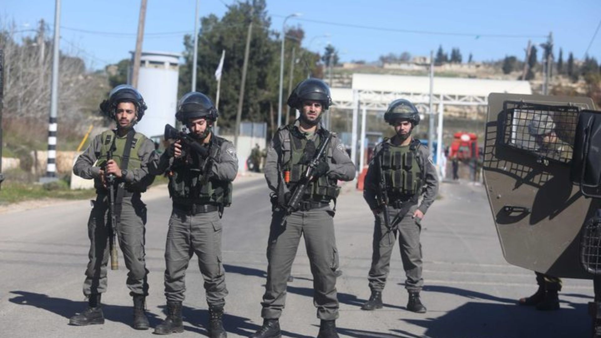 صورة حول : استشهاد شابين في قلقيلية برصاص قوات الاحتلال واحتجاز جثمان أحدهما استشهاد شابين في قلقيلية برصاص قوات الاحتلال واحتجاز جثمان أحدهما