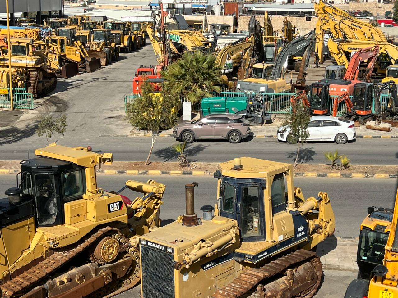 997 بيانًا جمركيًا لآليات المنطقة الحرة بالزرقاء خلال 11 شهرًا