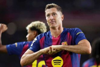 شيكاغو فاير يلاحق ليفاندوفسكي قبل نهاية عقده مع برشلونة