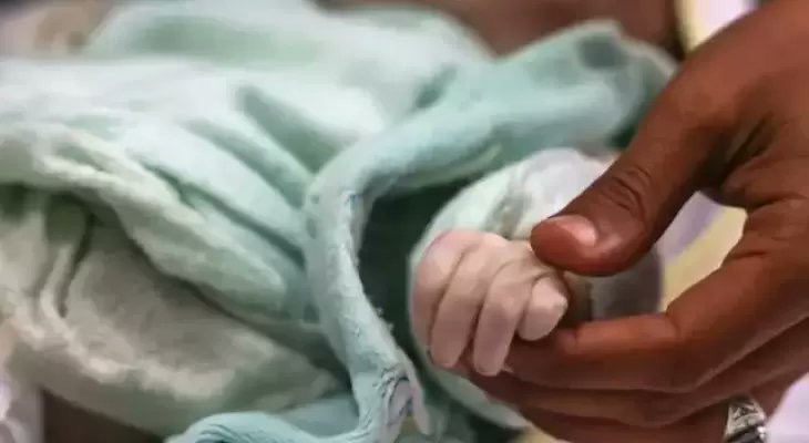 صورة حول : الطقس القارس يحصد حياة رضيع في خان يونس وارتفاع ضحايا البرد في غزة الطقس القارس يحصد حياة رضيع في خان يونس وارتفاع ضحايا البرد في غزة