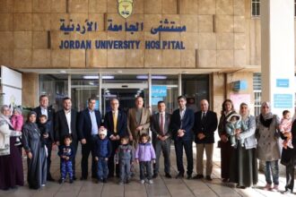 وفد نقابة الأطباء الأردنيين يزور أطفال غزة المستفيدين من المبادرة الملكية