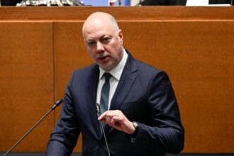 رئيس وزراء بلغاريا يعلن استقالة حكومته استجابة للاحتجاجات الشعبية