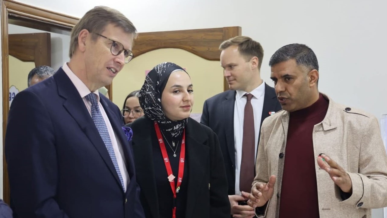 صورة حول : السفير الألماني يزور جمعية جبل زمزم في المفرق ويثمن جهودها المجتمعية السفير الألماني يزور جمعية جبل زمزم في المفرق ويثمن جهودها المجتمعية