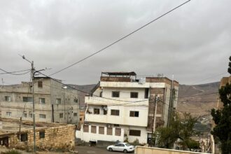 استياء واسع بعد أعمال غير منظمة في دوار حارة القطيفات بالطفيلة