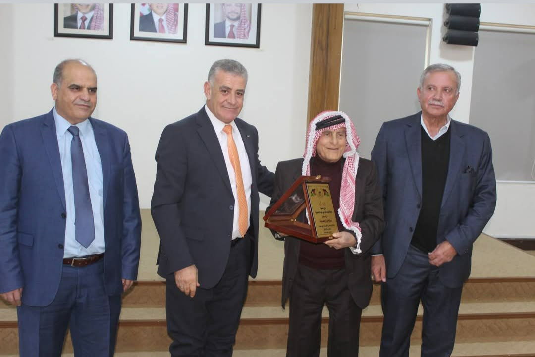 صورة حول : رابطة أبناء بني عبيد تكرّم نخبة حملة الدكتوراة تقديراً لإسهاماتهم في خدمة العلم رابطة أبناء بني عبيد تكرّم نخبة حملة الدكتوراة تقديراً لإسهاماتهم في خدمة العلم